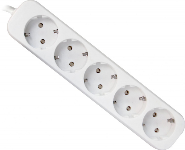 Удлинитель с заземлением Defender E530 3.0 м, 5 розеток (пакет)