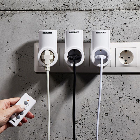 (10-6030) Радиоуправляемая розетка c пультом Rх-003 (один пульт, три розетки)