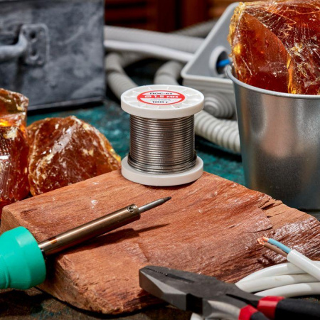 (09-3172) Припой с канифолью ПОС-61, 100г, Ø1,5мм, (олово 61%, свинец 39%), катушка REXANT